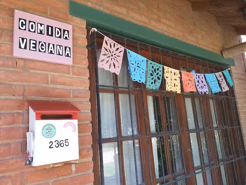 Ascendente en gula (Casa de Comida vegana para llevar)