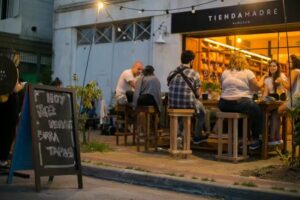 Carpinter&iacute;a social club