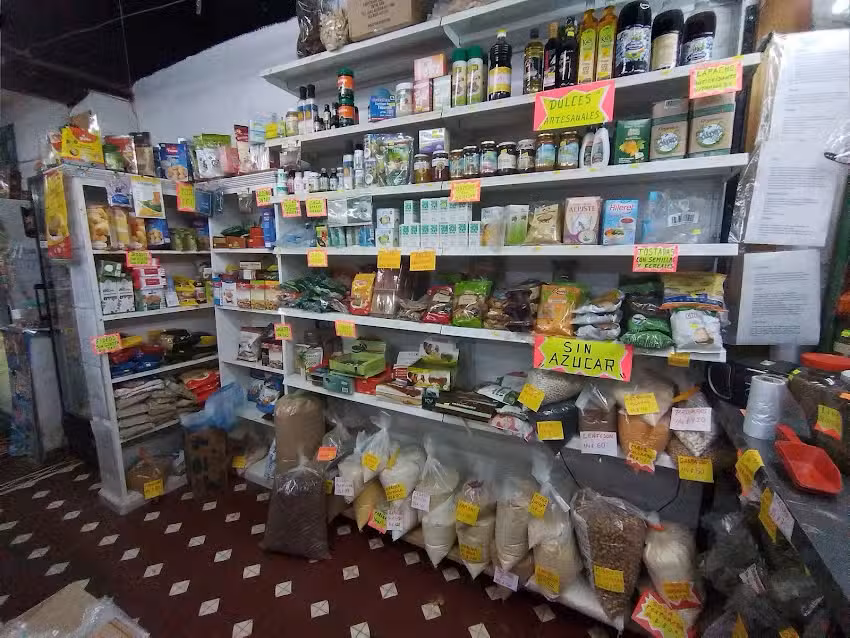 Despensa y diet&eacute;tica IARA