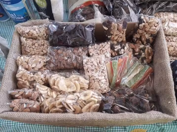 Diet&eacute;tica y Todo Suelto &ldquo;Ele&rdquo;