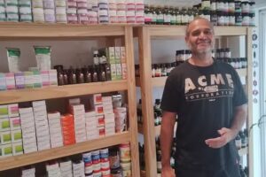 HERN&Aacute;N CIGNETTI HOL&Iacute;STICO