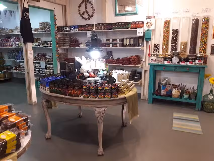 Quercus Natural Market