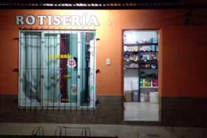 Rotiseria Los tuyos Y Los m&iacute;os