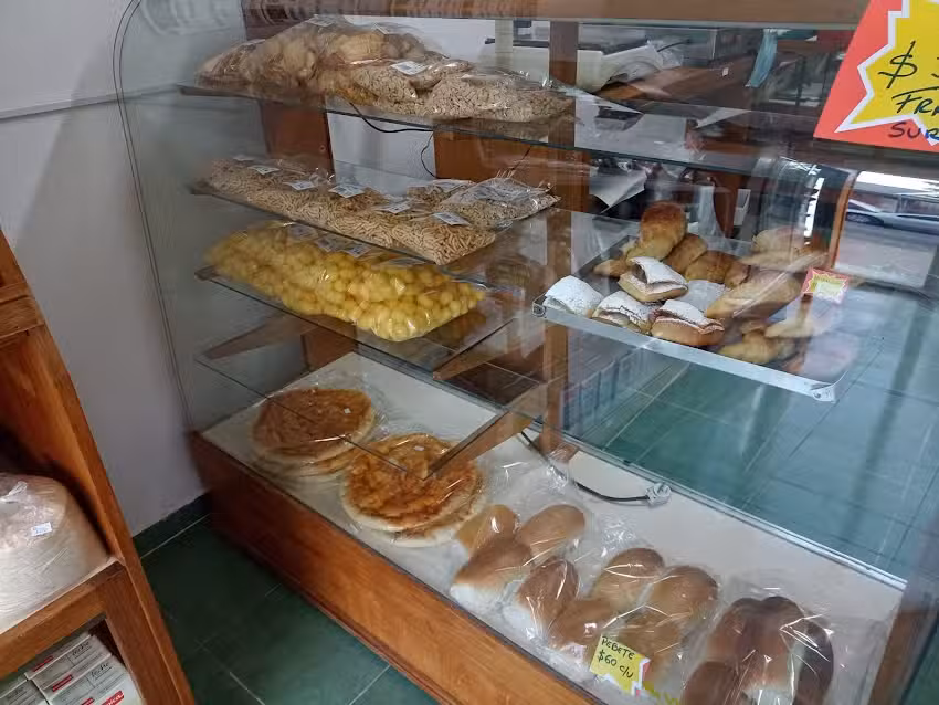 Sabores & M&aacute;s